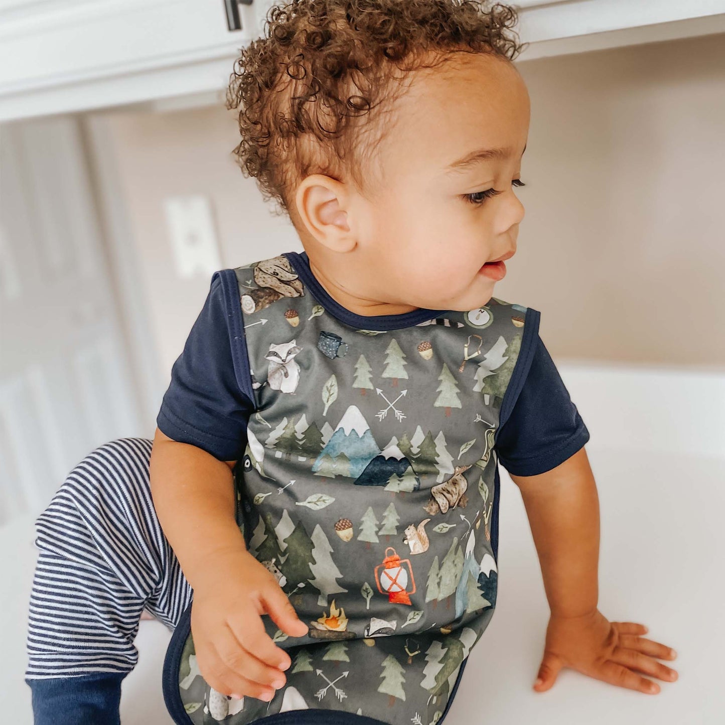 BapronBaby Toddler Bib | Full-Coverage for Baby-Led Weaning | Canada Bibs Hip Mommies