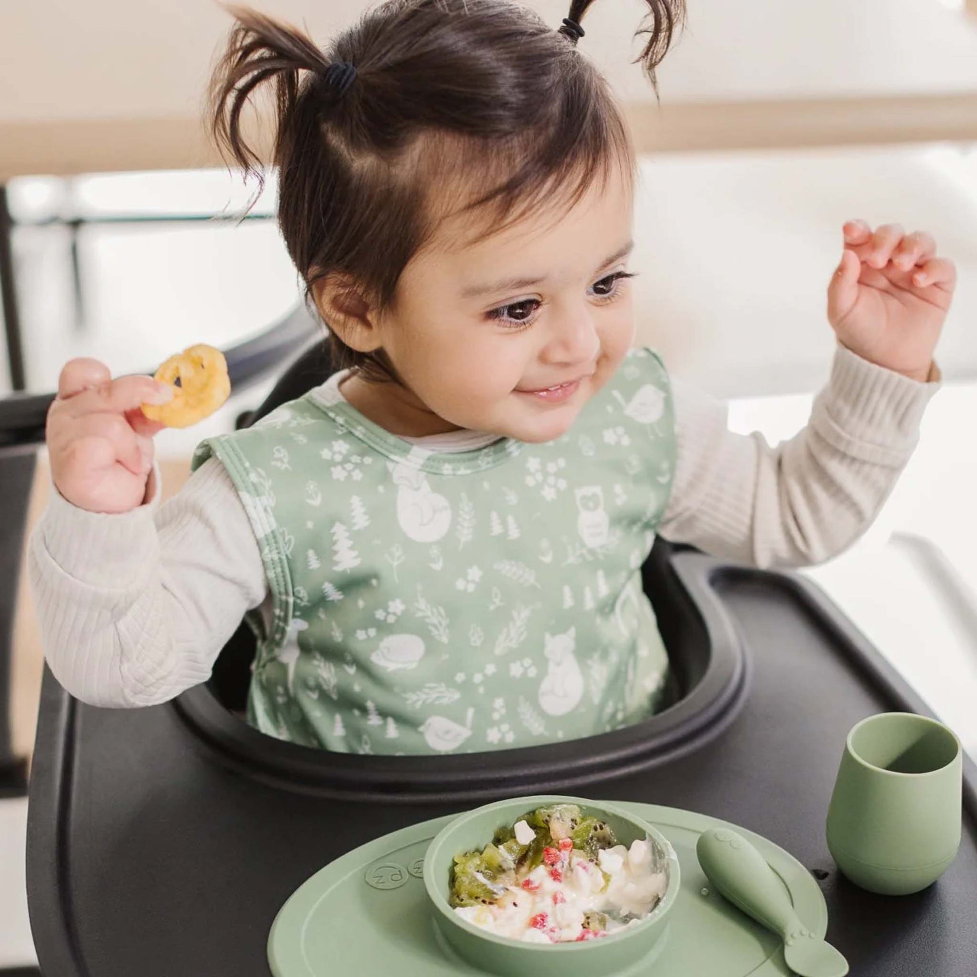 BapronBaby Toddler Bib | Full-Coverage for Baby-Led Weaning | Canada Bibs Hip Mommies