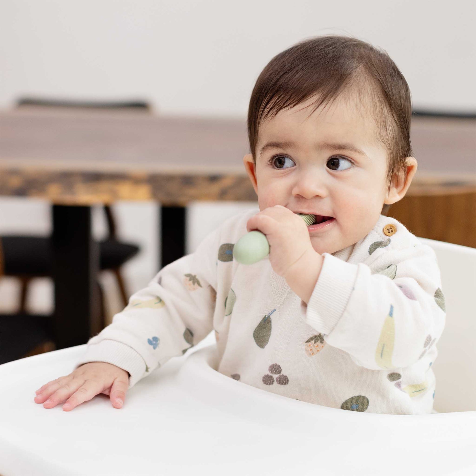 ezpz Baby-Led Toothbrush Designed for Tiny Mouths and Hands | Canada Oral Care Hip Mommies