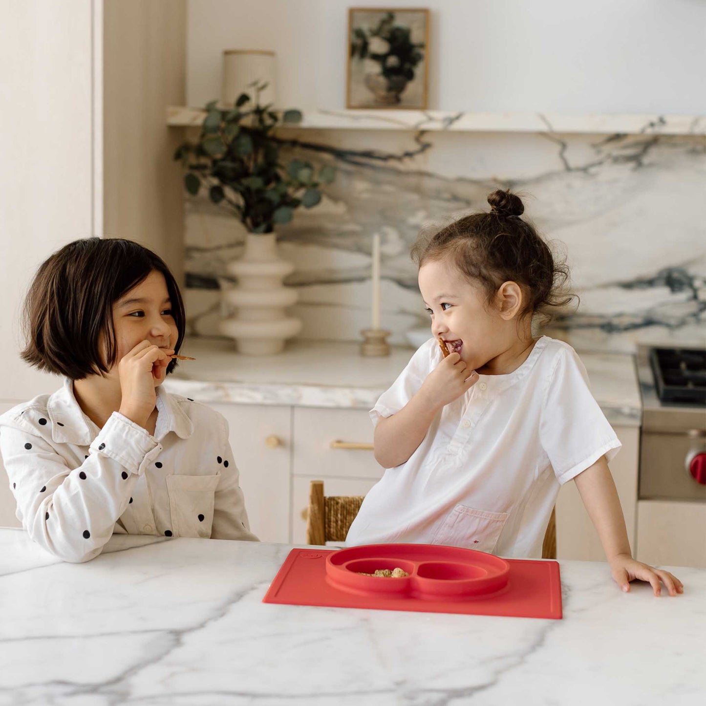 ezpz Happy Mat | Silicone Suction Plate for Toddlers 2 and up | Canada Feeding Hip Mommies