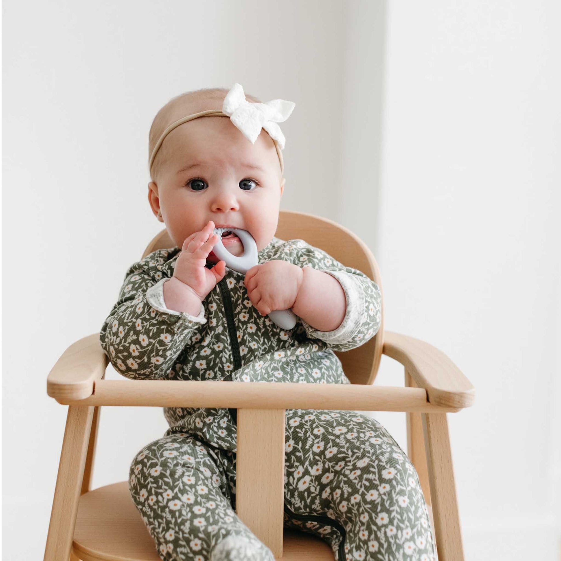 relove | ezpz Oral Development Tools | highly discounted, sample sale | Canada Pacifiers and Teethers Hip Mommies