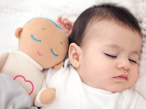 help baby sleep with the lulla doll